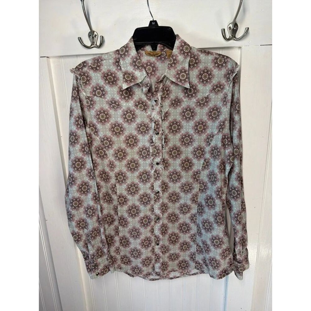 Wrangler shirt Women’s Med gem snaps ruffle geo pattern western country rodeo